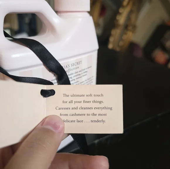 EXTREMRLY RARE vintage Victorias Secret Intimates Detergent. - Picture 3 of 6